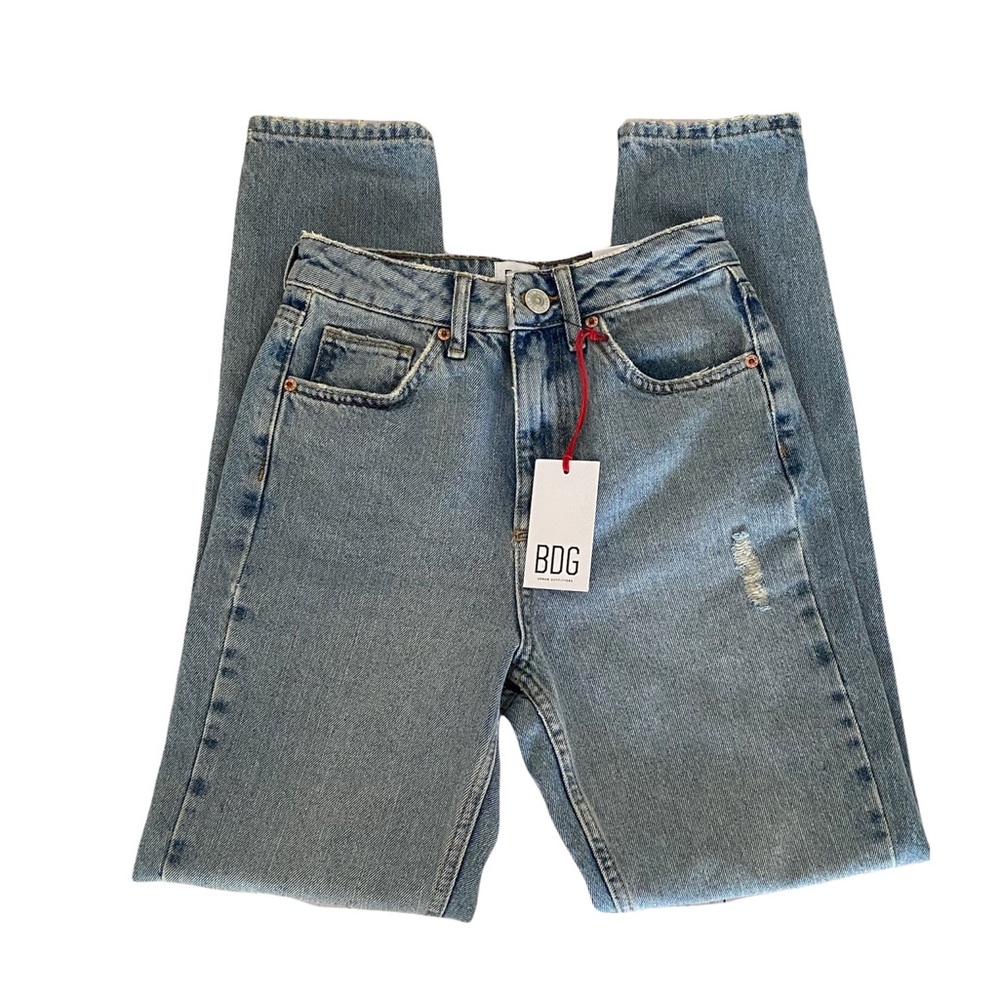 UO BDG High-Waisted Mom Jean – Distressed Light Wash Women’s Size 24W 32L